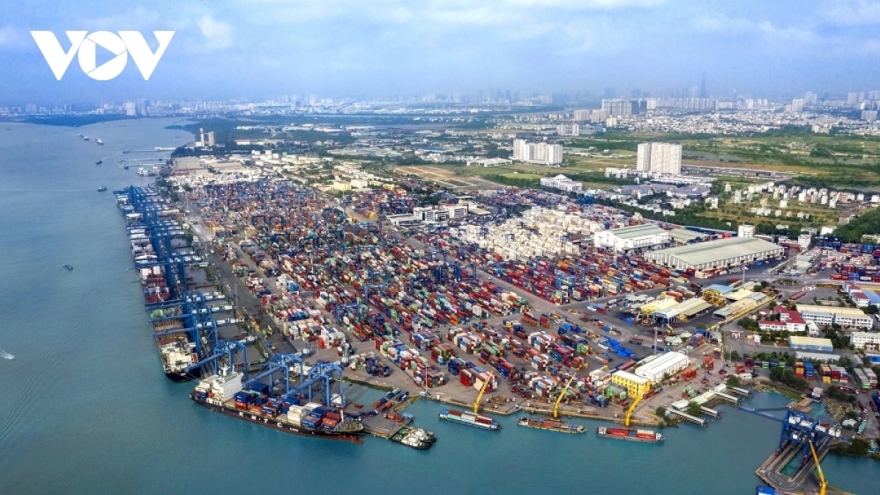 Công bố Báo cáo Kinh tế Việt Nam 2025: Việt Nam đặt mục tiêu tăng trưởng trên 8%